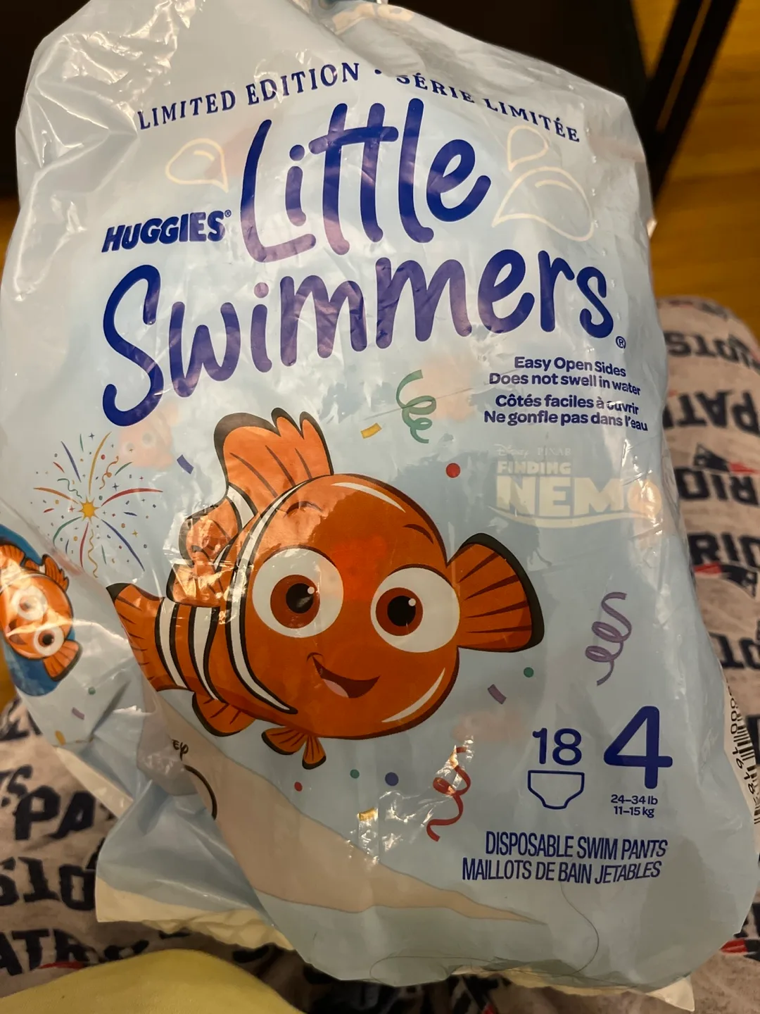 Huggies Little Swimmers Disposable Swim Pants Size 4 thumbnail