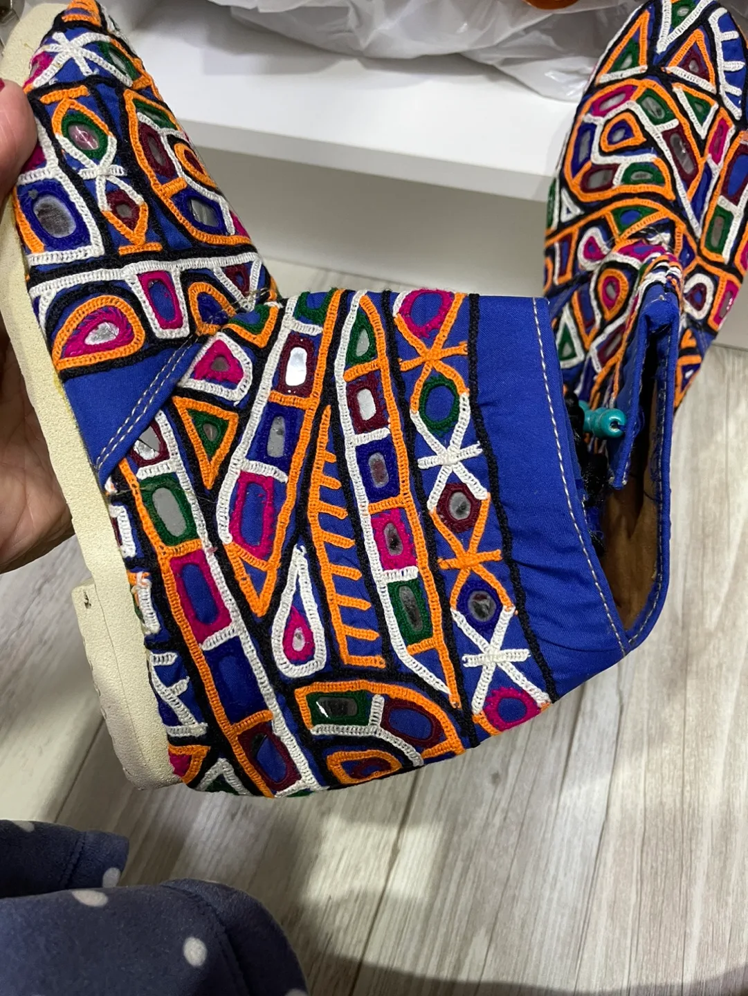 Hand-Embroidered Indian Boots image indicator(2)