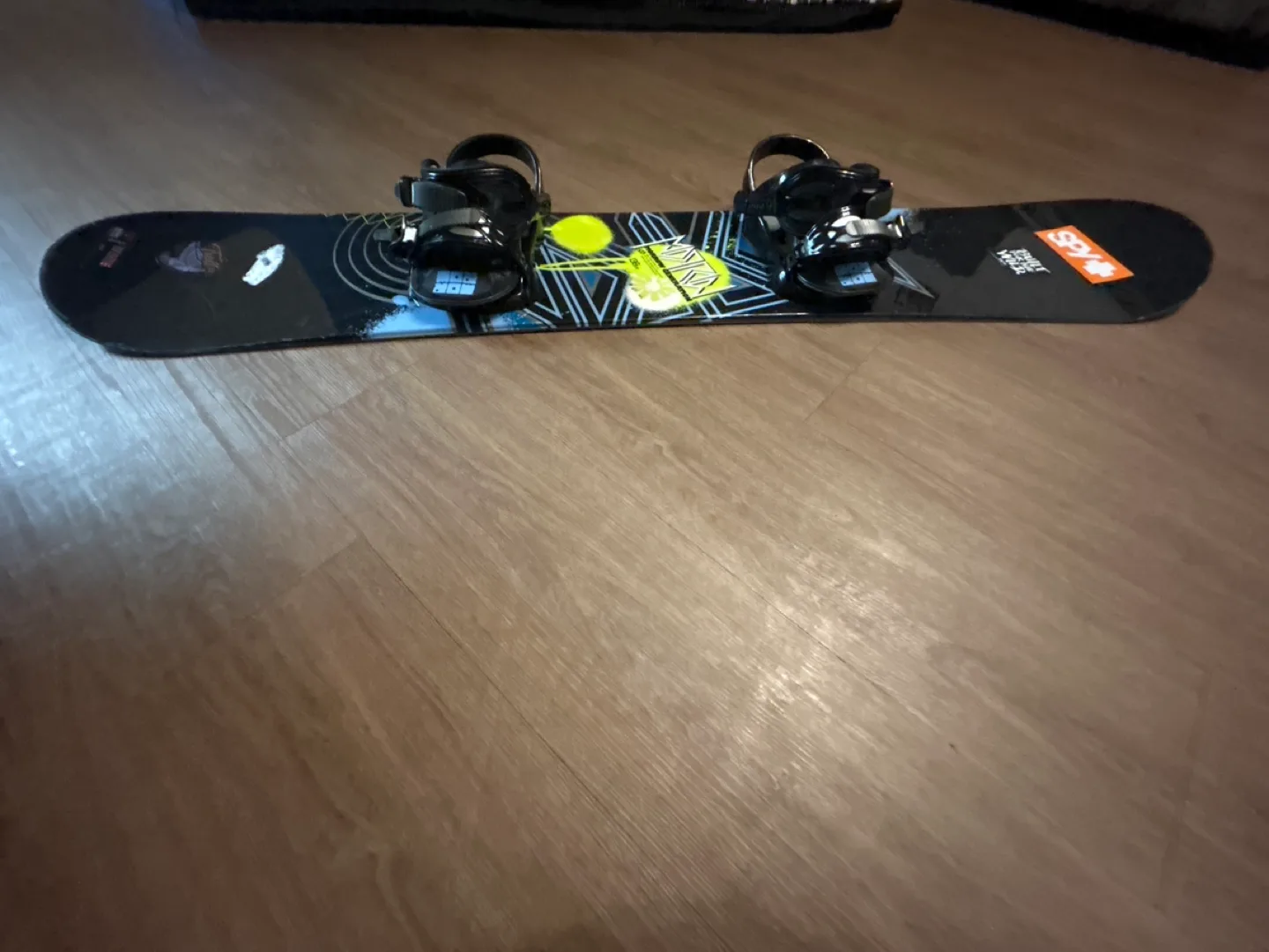 Morrow Generation Snowboard with Bindings - 138cm image indicator(3)
