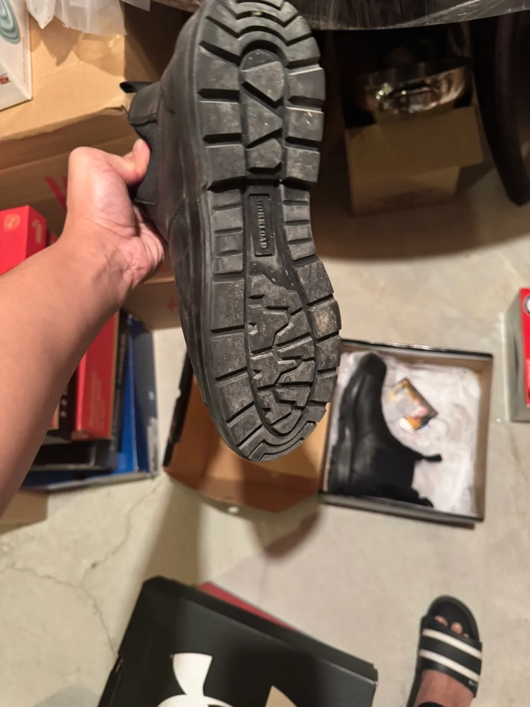 Brand new men’s safety shoes size 9 image indicator(2)