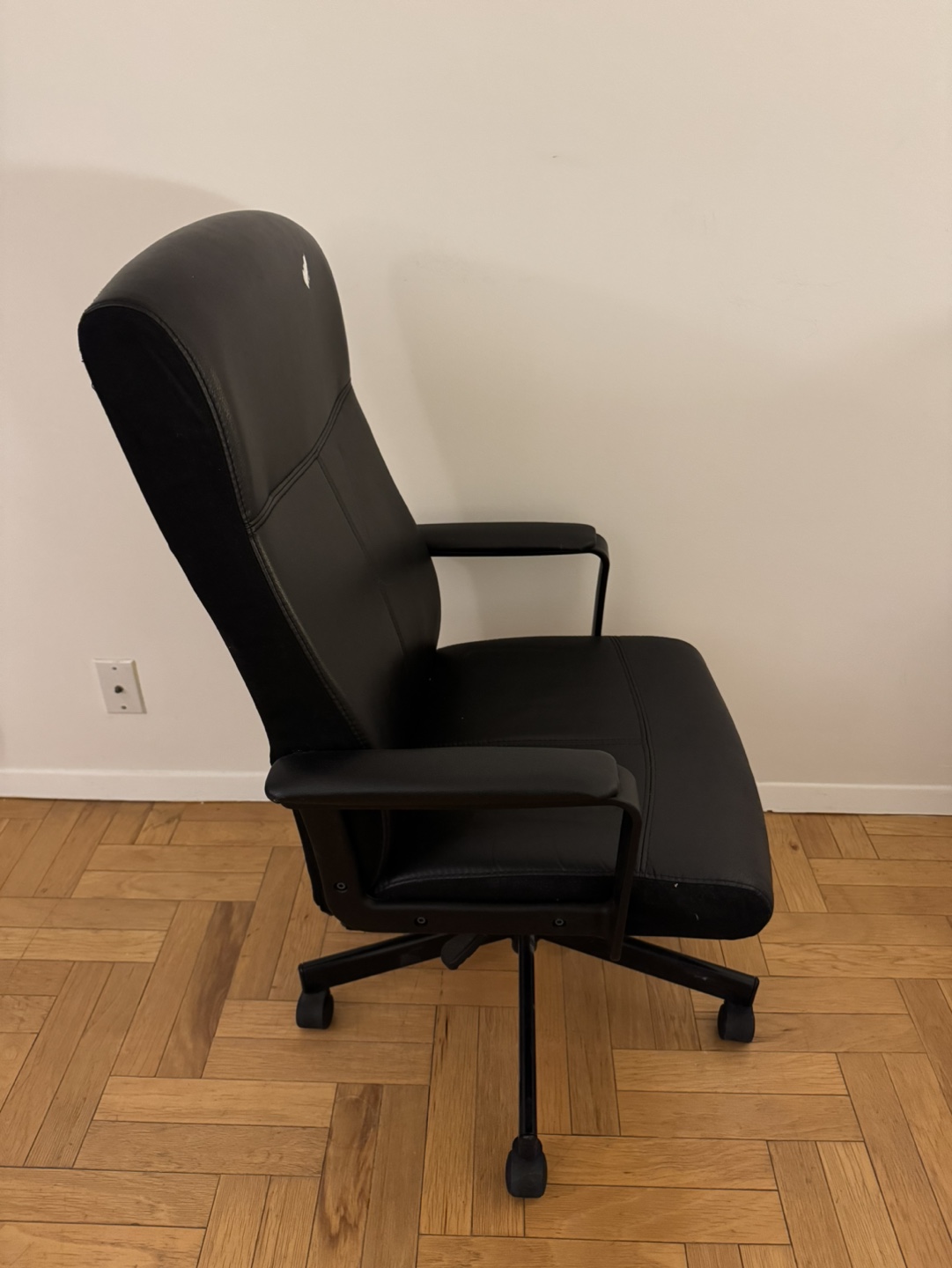 Black Leather Office Chair - photo 2
