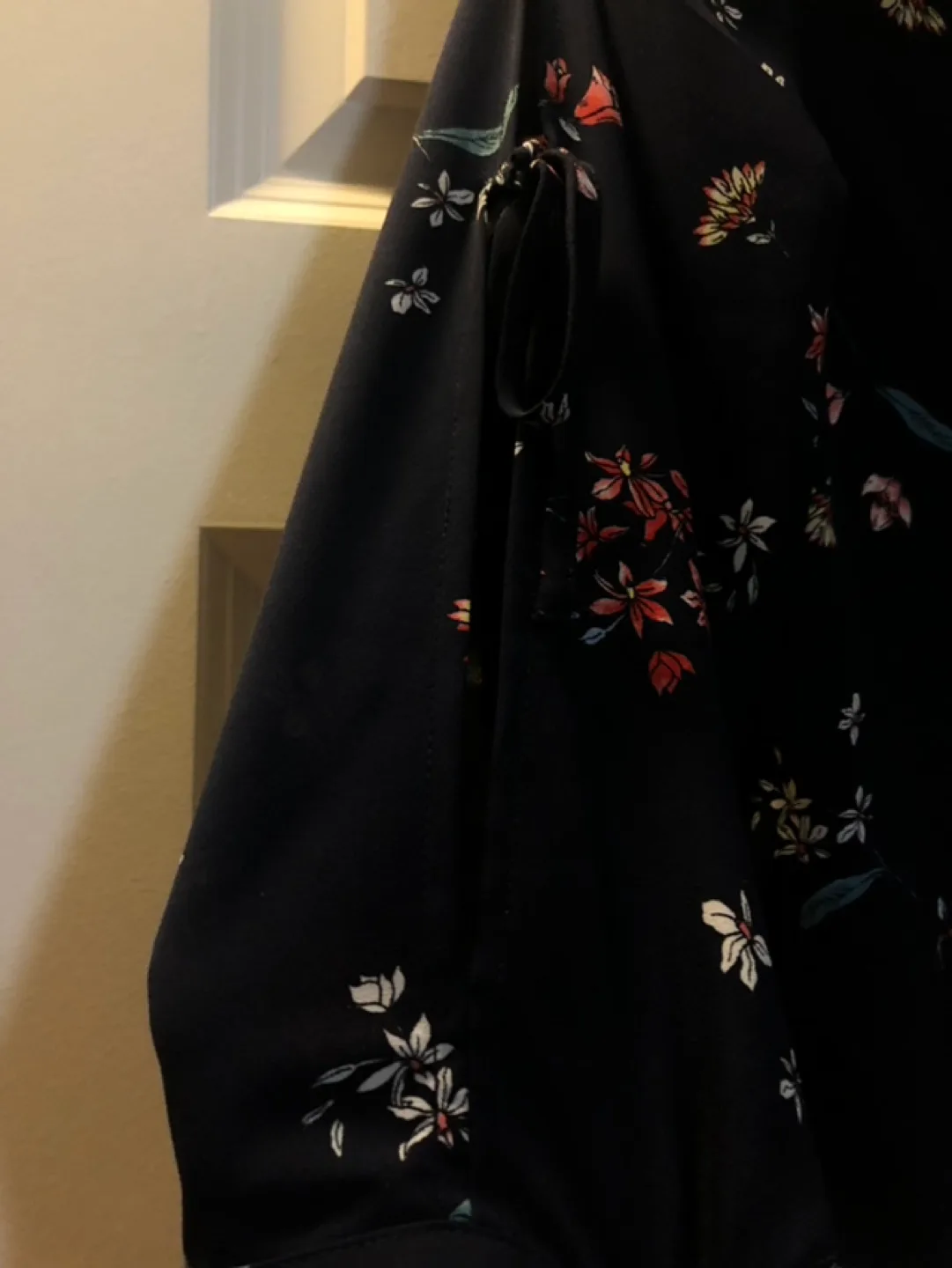 Like New - Women’s  Navy Floral 3/4 Sleeve Blouse image indicator(3)