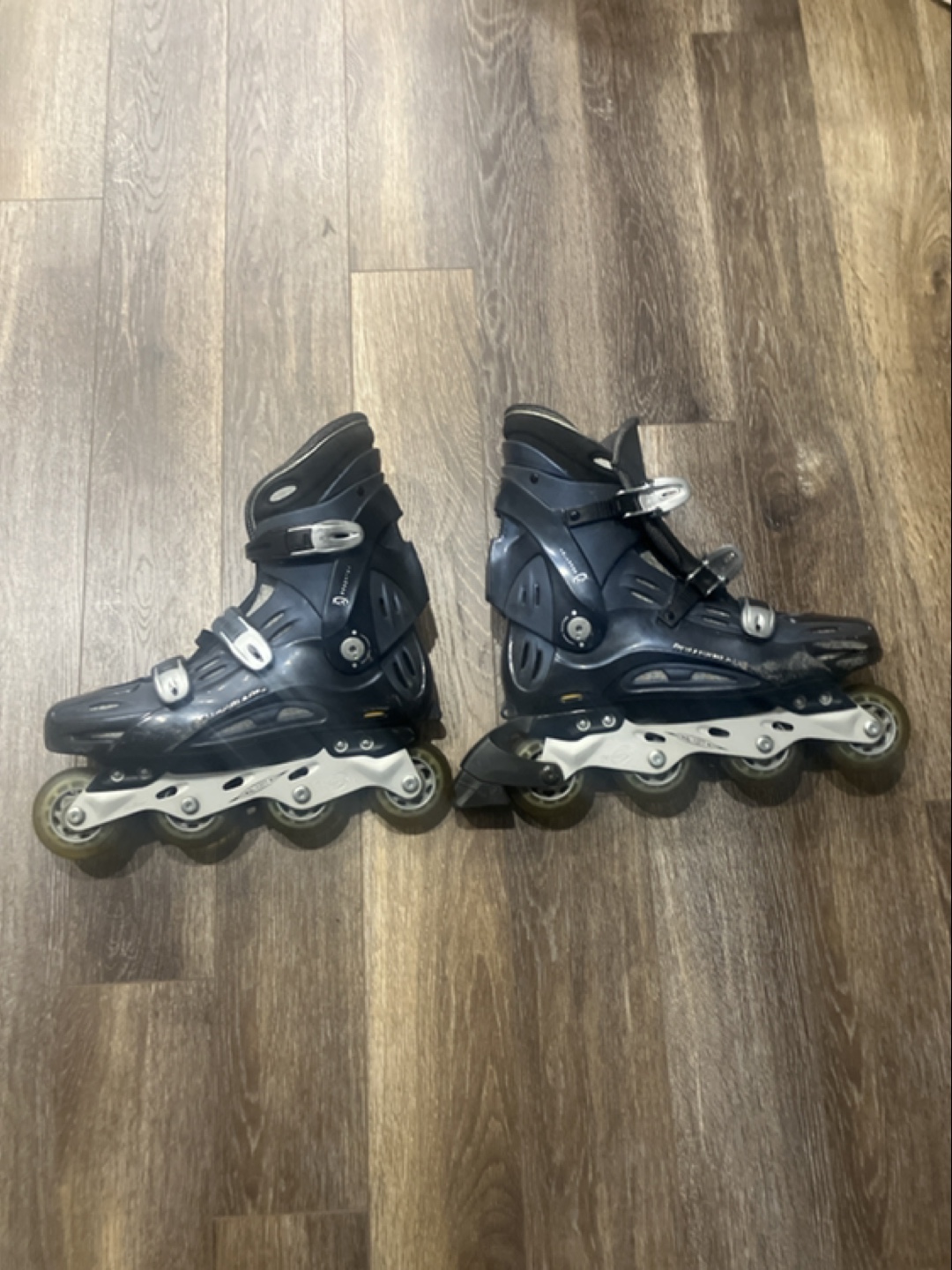 **FREE DELIVERY** Rollerblade Inline Skates. Size: 9, 9-5, 10 - photo 4