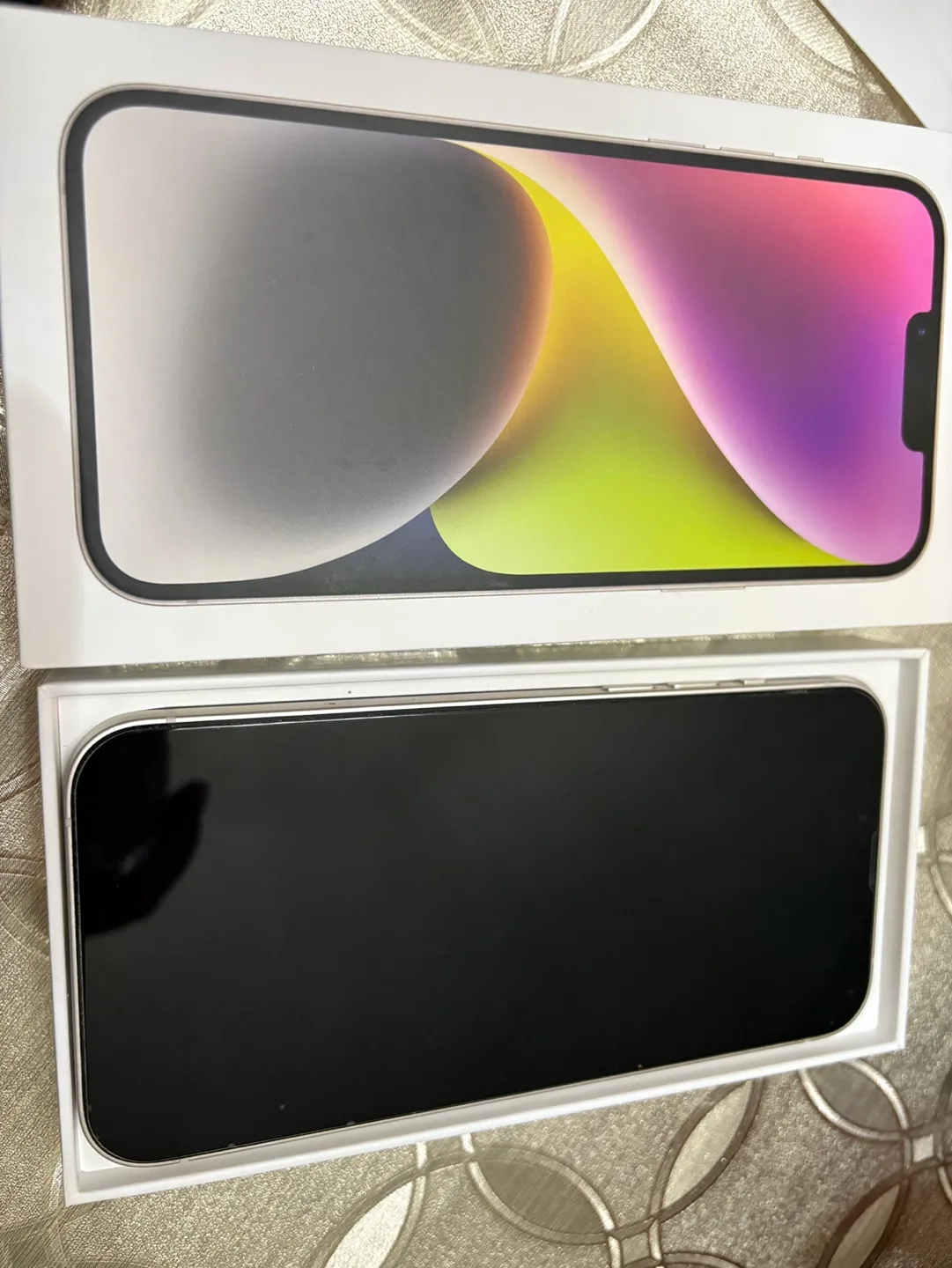 iPhone 14 plus in excellent condition thumbnail