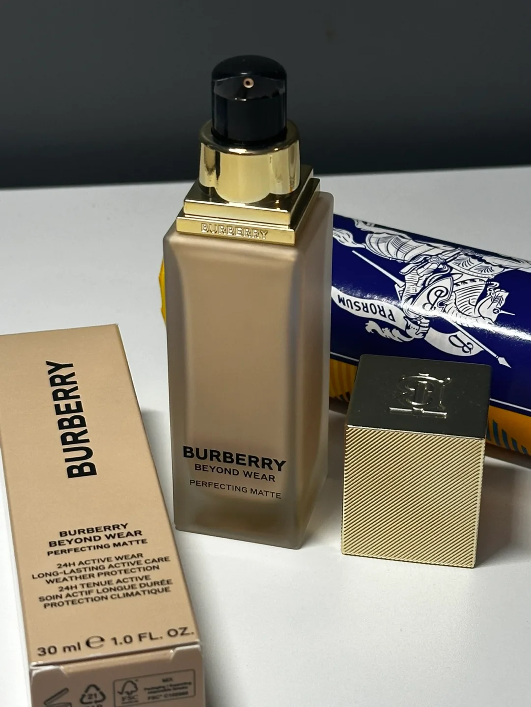 Burberry Beyond Wear Perfecting Matte Foundation image indicator(3)