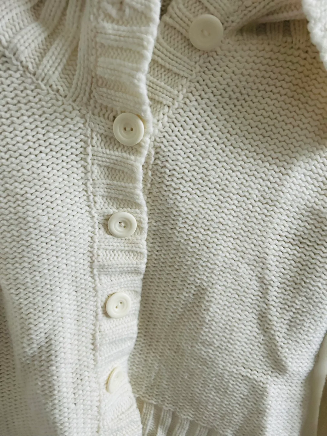 Cream-coloured Knit Cardigan Sweater image indicator(2)