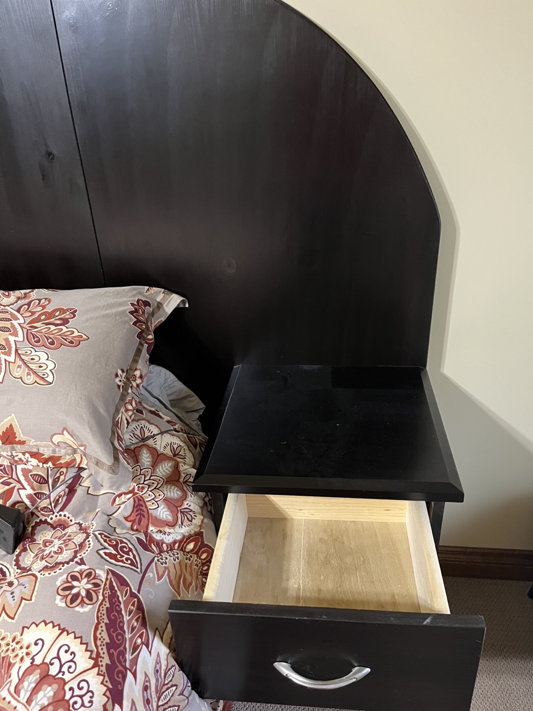 King-size wall mount headboard/nightstands - photo 2