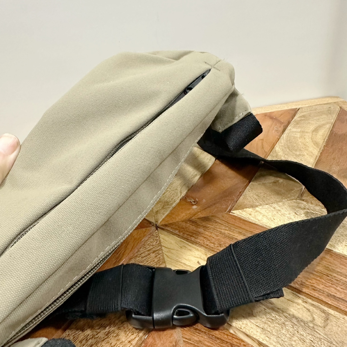 Uniqlo Beige Fanny Pack - photo 3