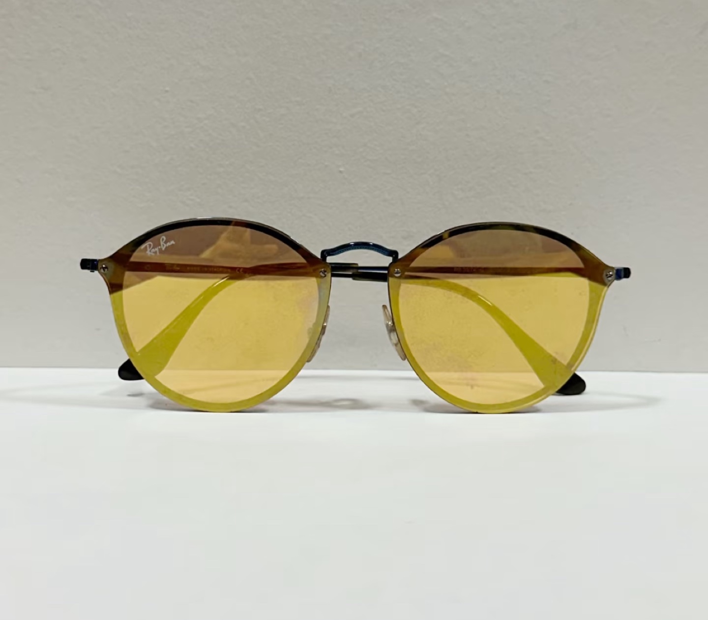 Ray-Ban Round Sunglasses - Blue Frame, Gradient Lenses