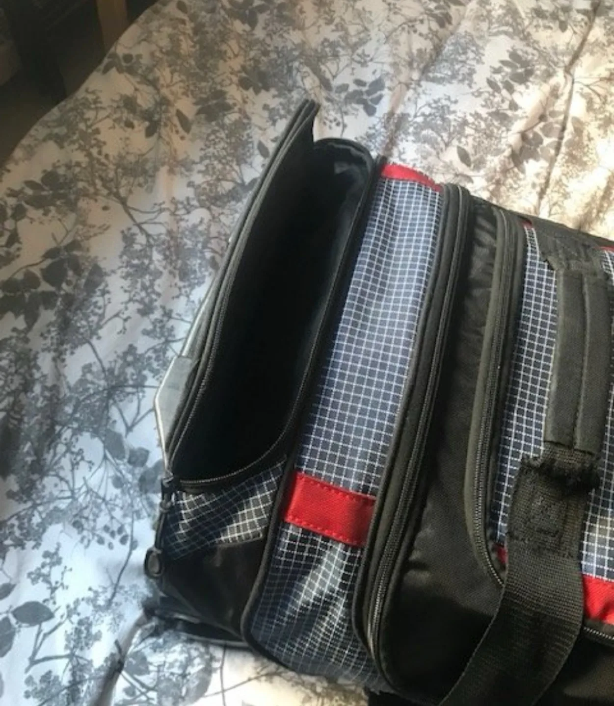 30-inch Samsonite Rolling Duffle Bag image indicator(5)