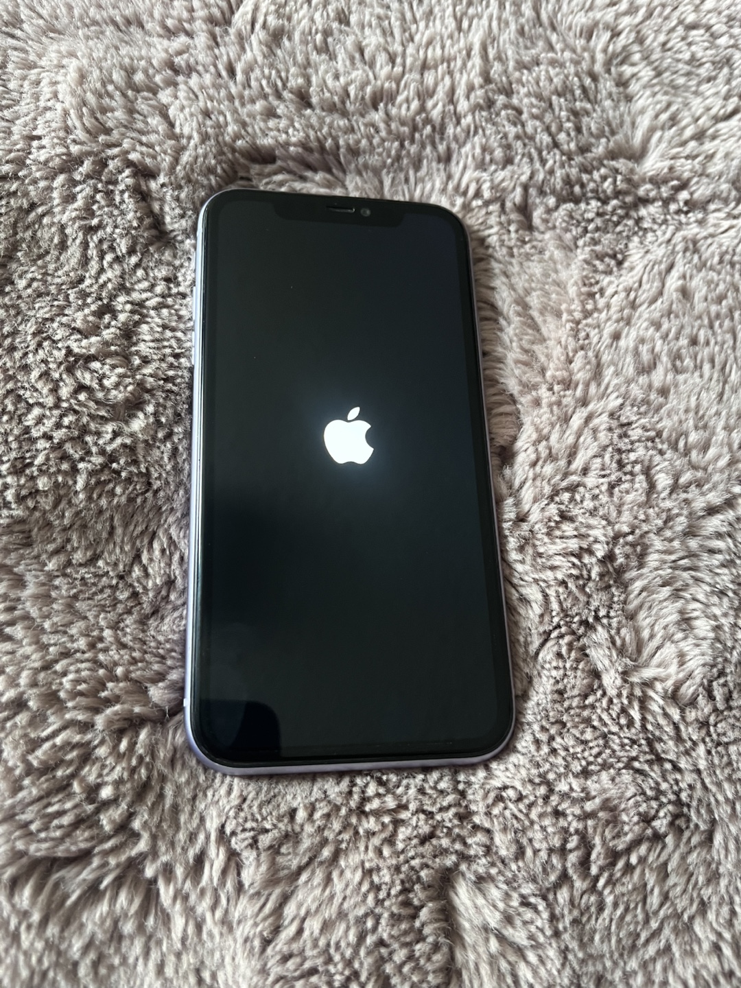 iPhone 11 64GB Lilac - Excellent Condition - photo 2