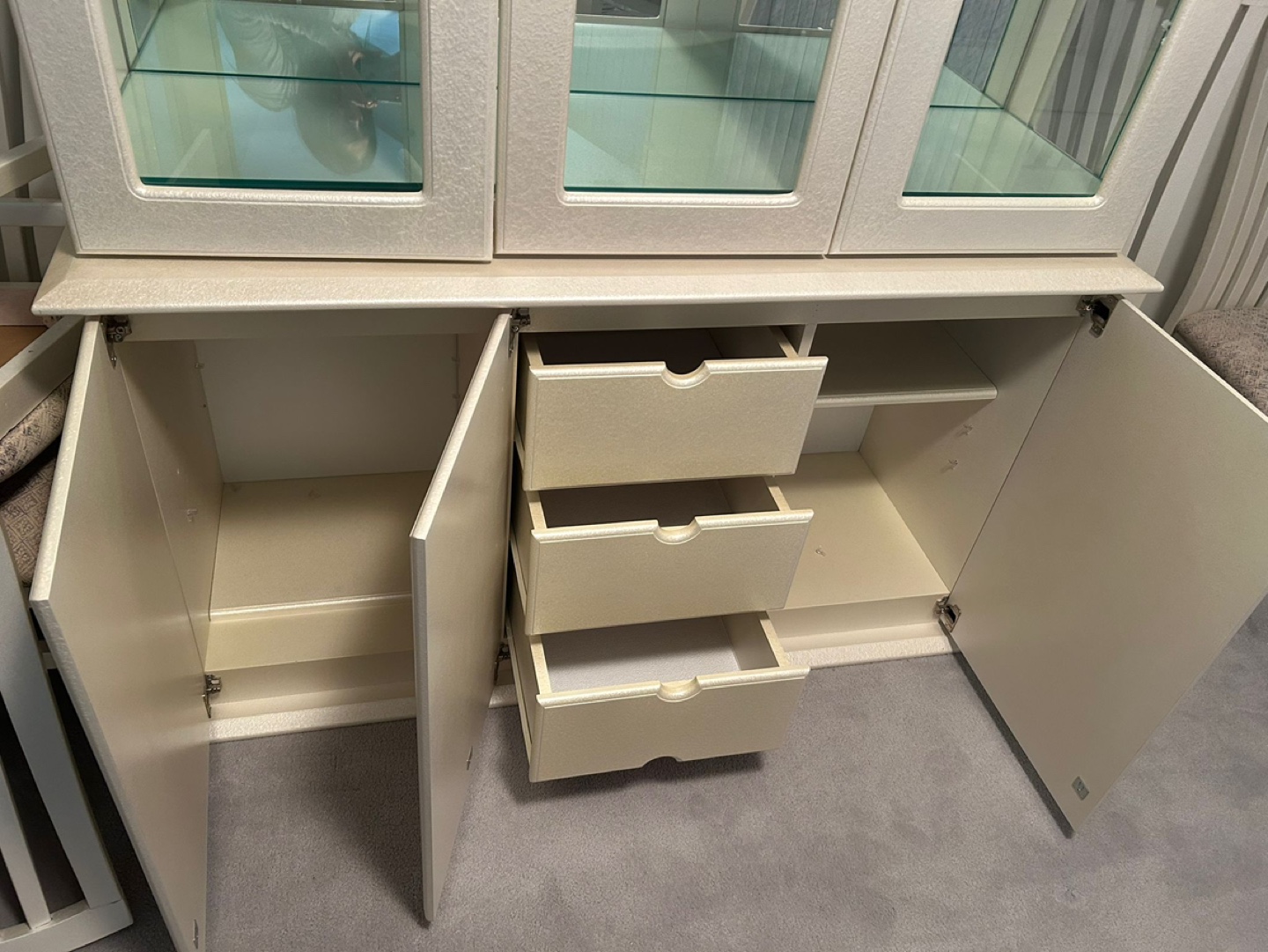 Elegant White China Cabinet with Glass Doors - photo 2