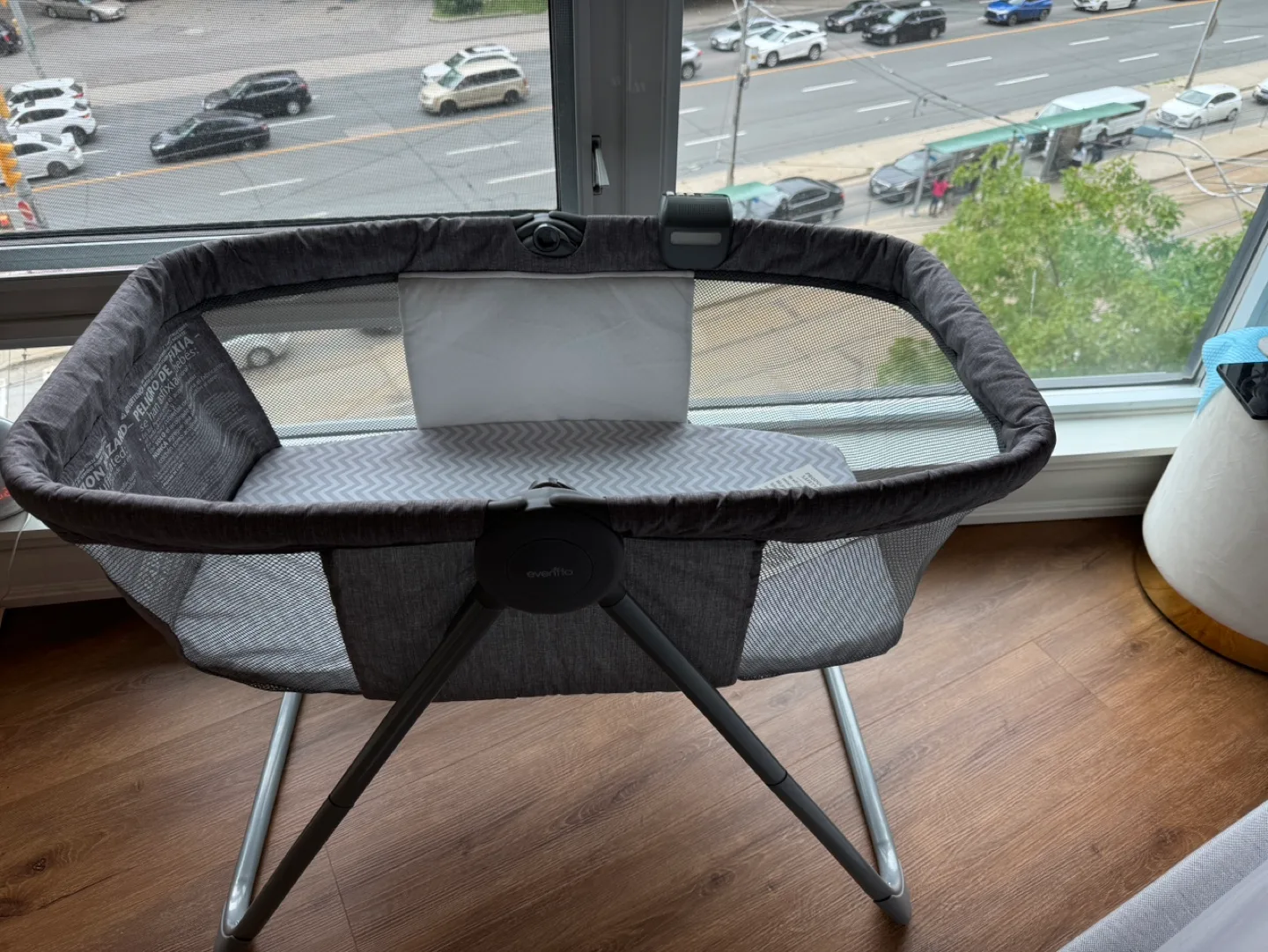 Evenflo Loft Portable Bassinet - Grey image indicator(2)