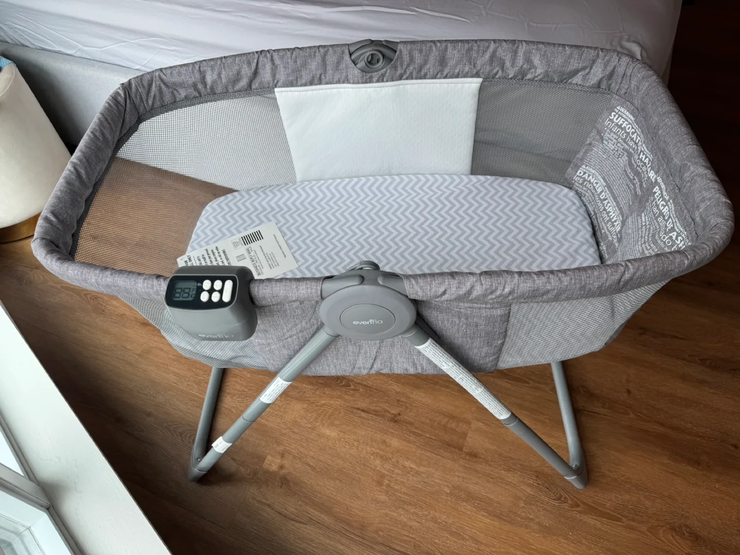 Evenflo Loft Portable Bassinet - Grey image indicator(3)