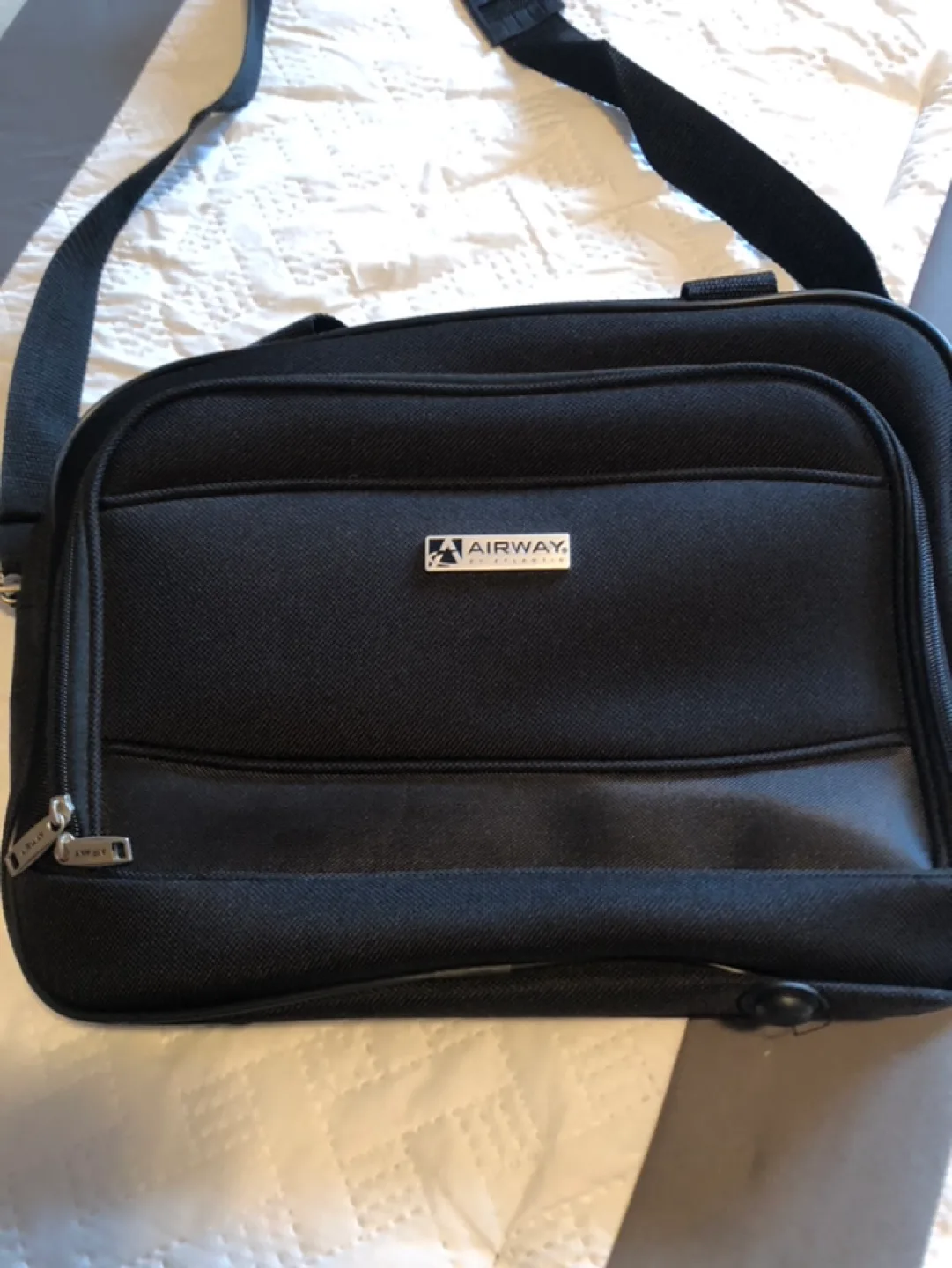 Airway Carry-On Travel Bag image indicator(3)