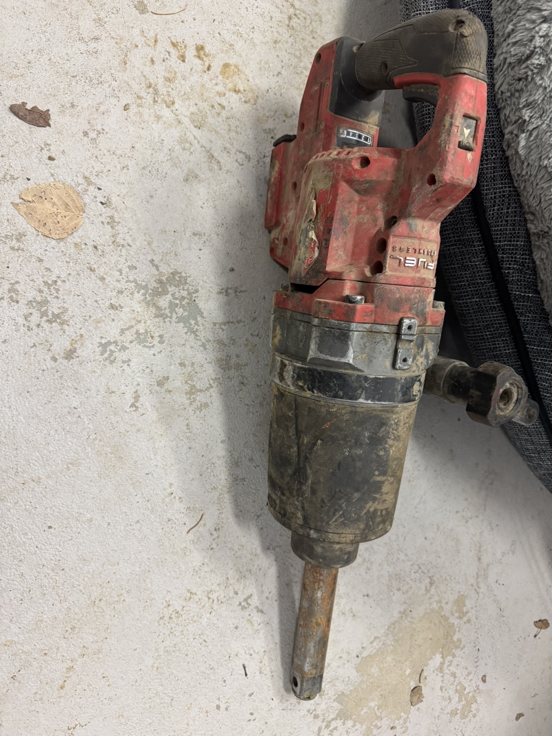 Milwaukee 1 Inch impact gun - photo 2