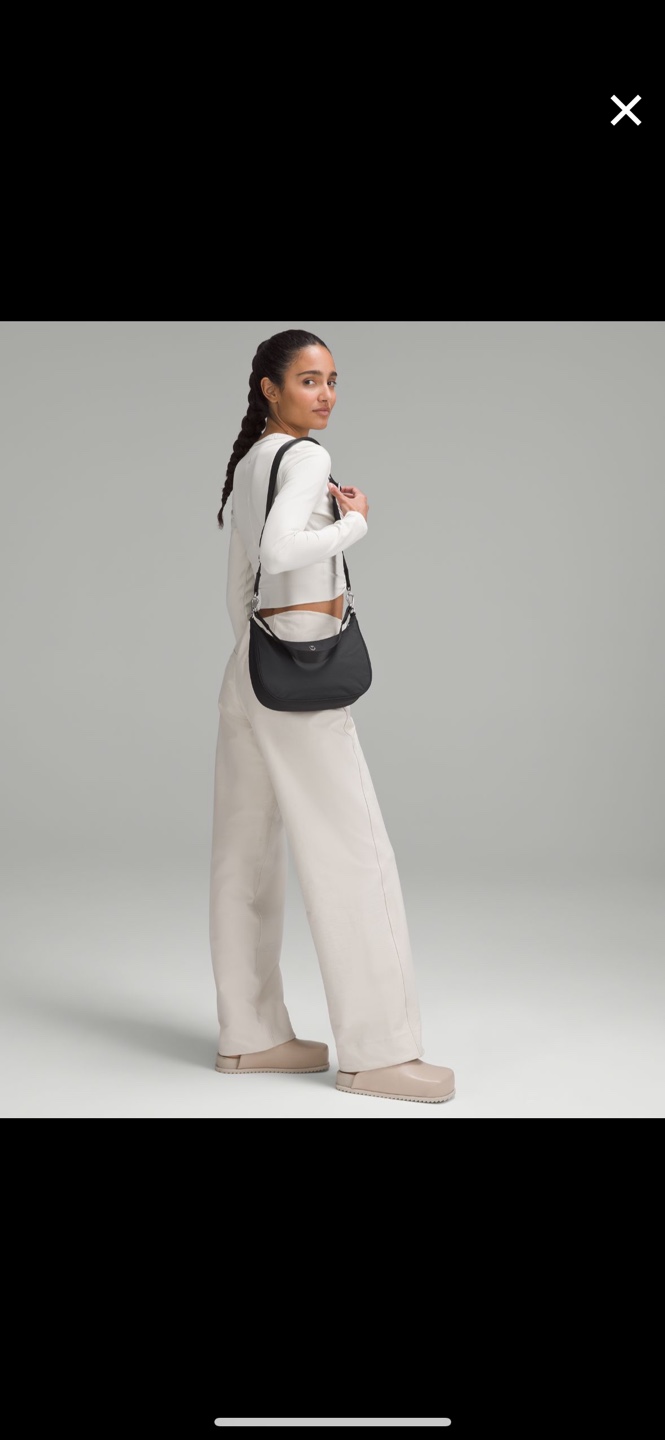 Lululemon Adjustable Mini Shoulder Bag 3L - Black - photo 2