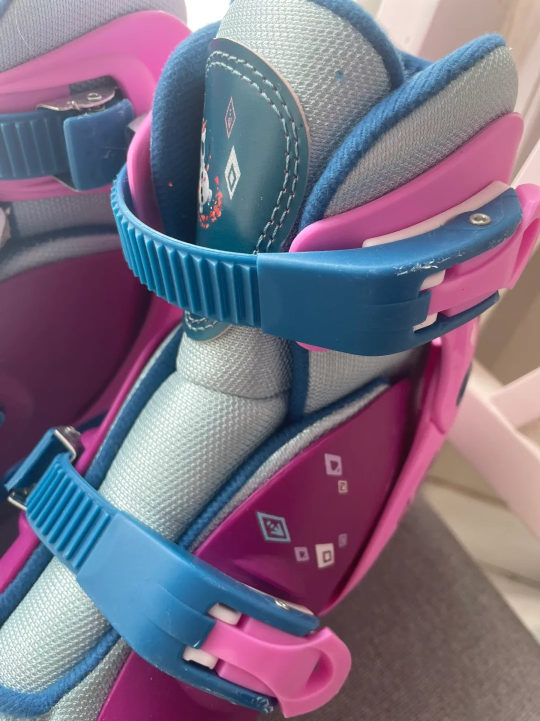 Frozen Ice Skates Size Y12-Y2 image indicator(4)