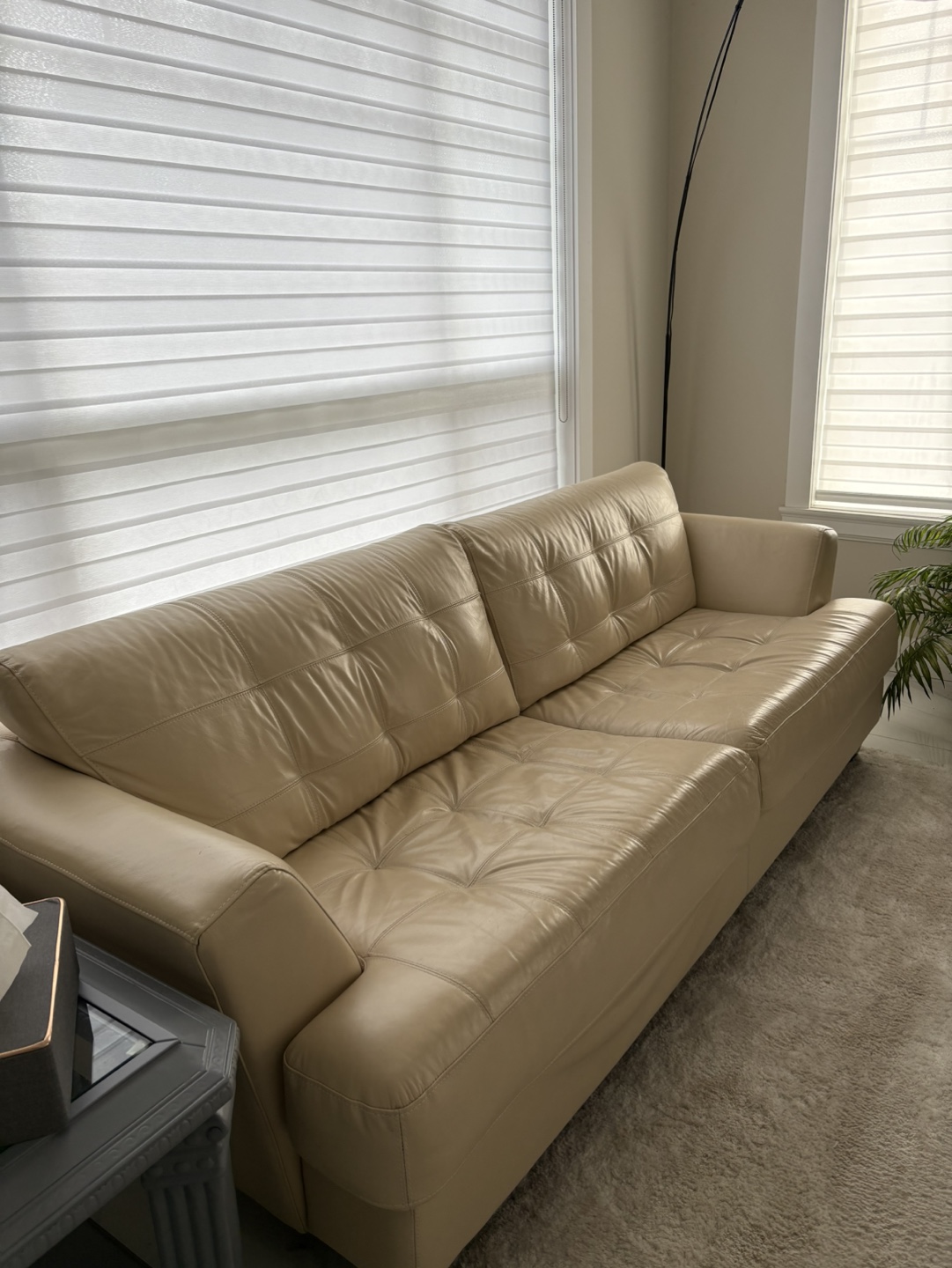 Cream Leather Sofa 2 set same design each set 3 seats - photo 3