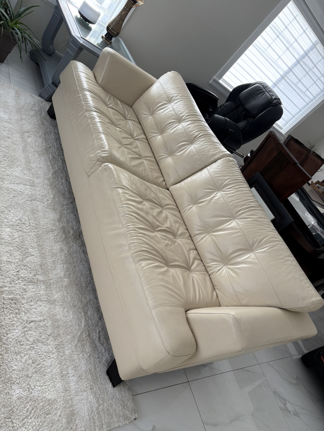 Cream Leather Sofa 2 set same design each set 3 seats - photo 2