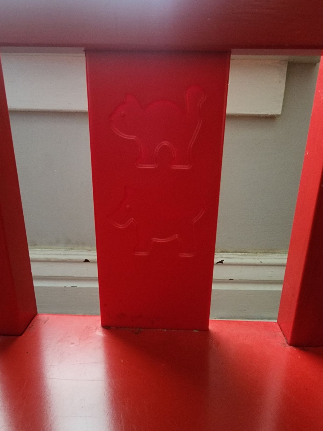 Red Children's Table and Two Chairs Set - photo 4