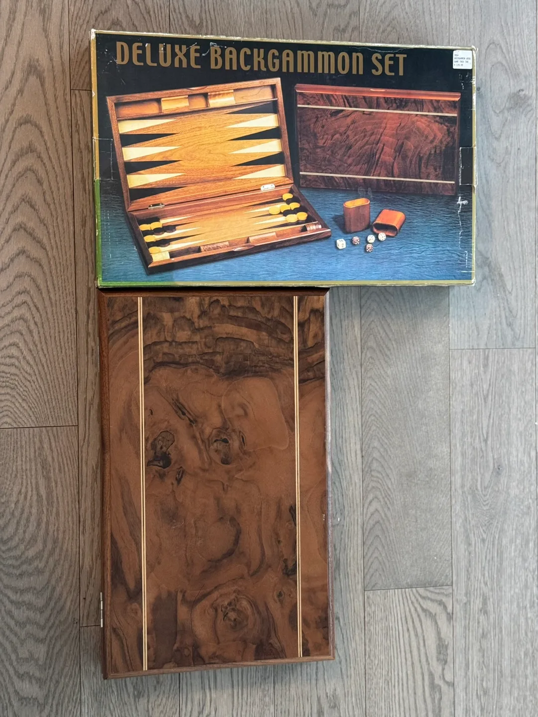 Deluxe Backgammon Set image indicator(4)