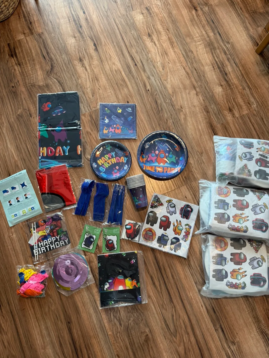 Among Us Party Supplies - 171 Pieces! image indicator(3)