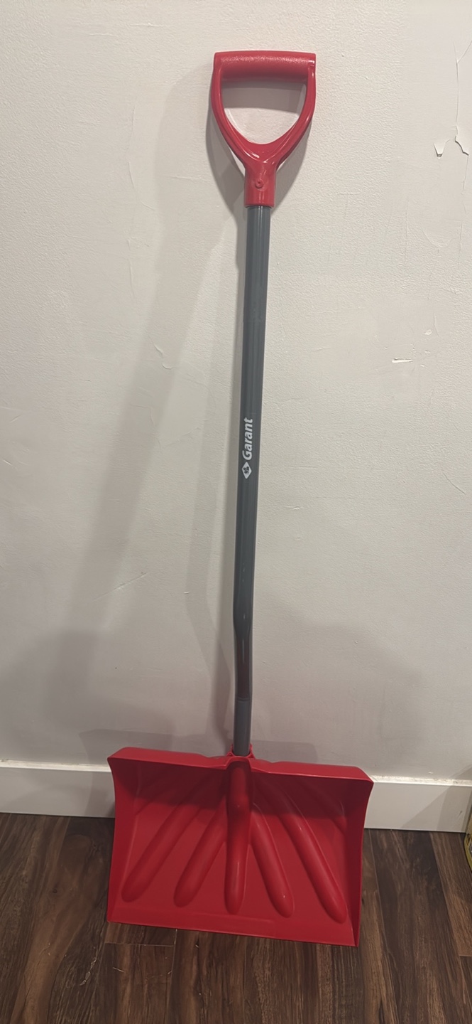 Garant Red Snow Shovel