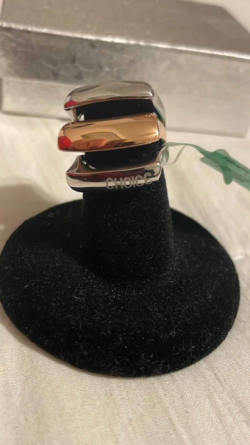 Authentic, made in Italy ,4 rings- see below for details image indicator(4)