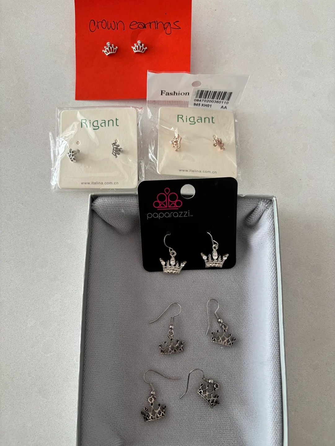 Assorted Crown Jewellery Lot - Brooches, Earrings, and More! image indicator(6)