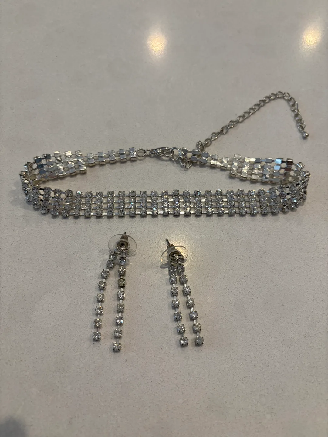 Assorted Crown Jewellery Lot - Brooches, Earrings, and More! image indicator(7)