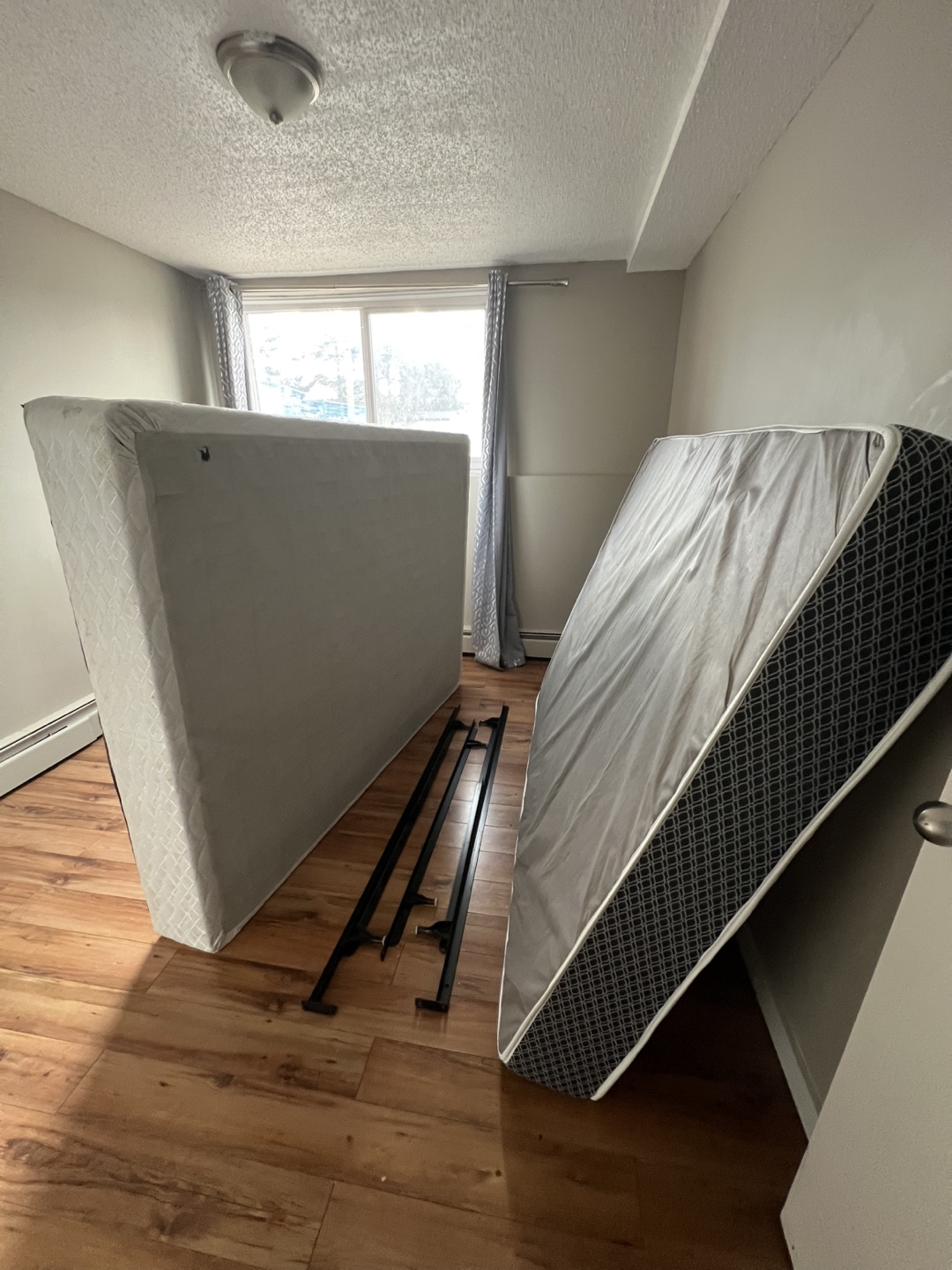 Queen Mattress and Boxspring Set - photo 2