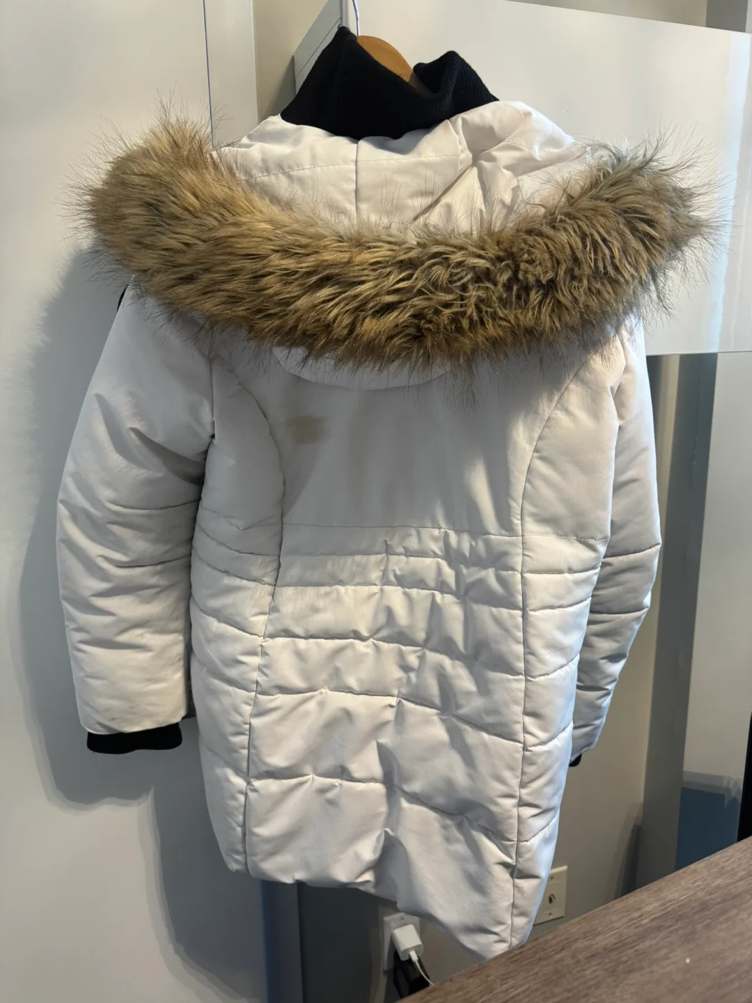 Women’s Point Zero White Puffer Jacket with Faux Fur Hood image indicator(4)