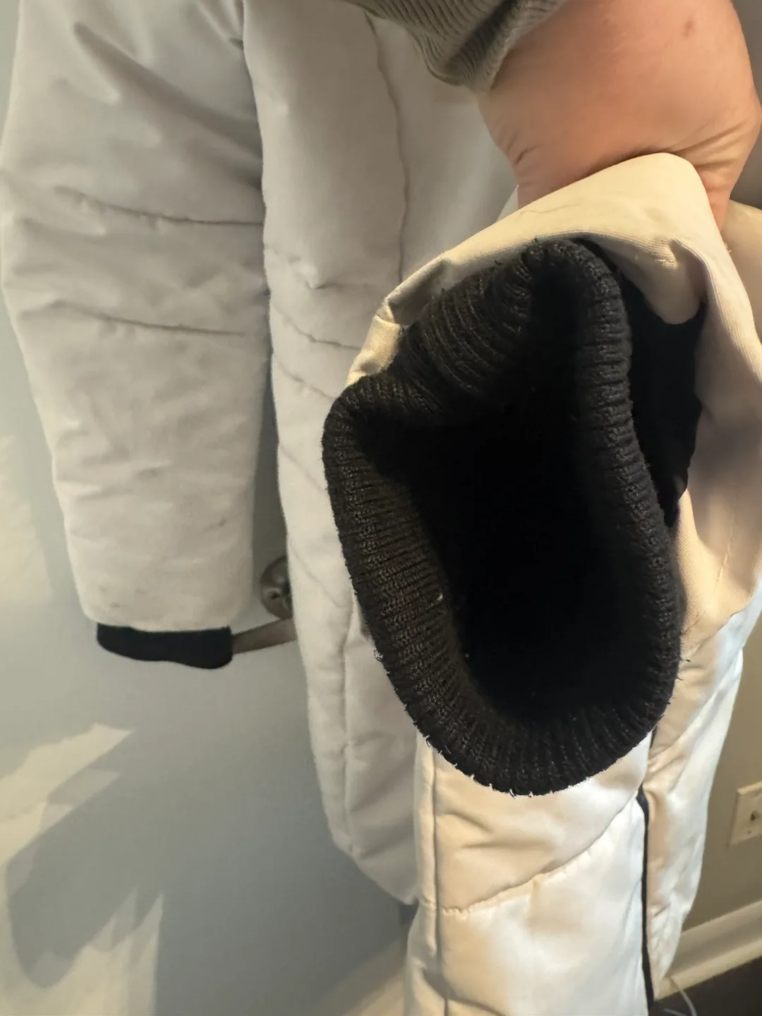 Women’s Point Zero White Puffer Jacket with Faux Fur Hood image indicator(6)