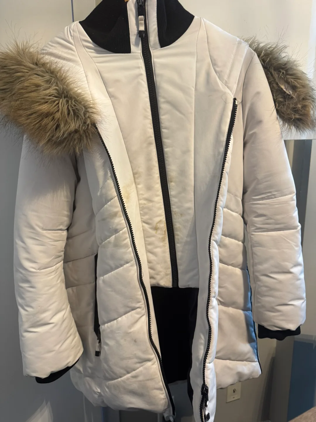 Women’s Point Zero White Puffer Jacket with Faux Fur Hood image indicator(3)