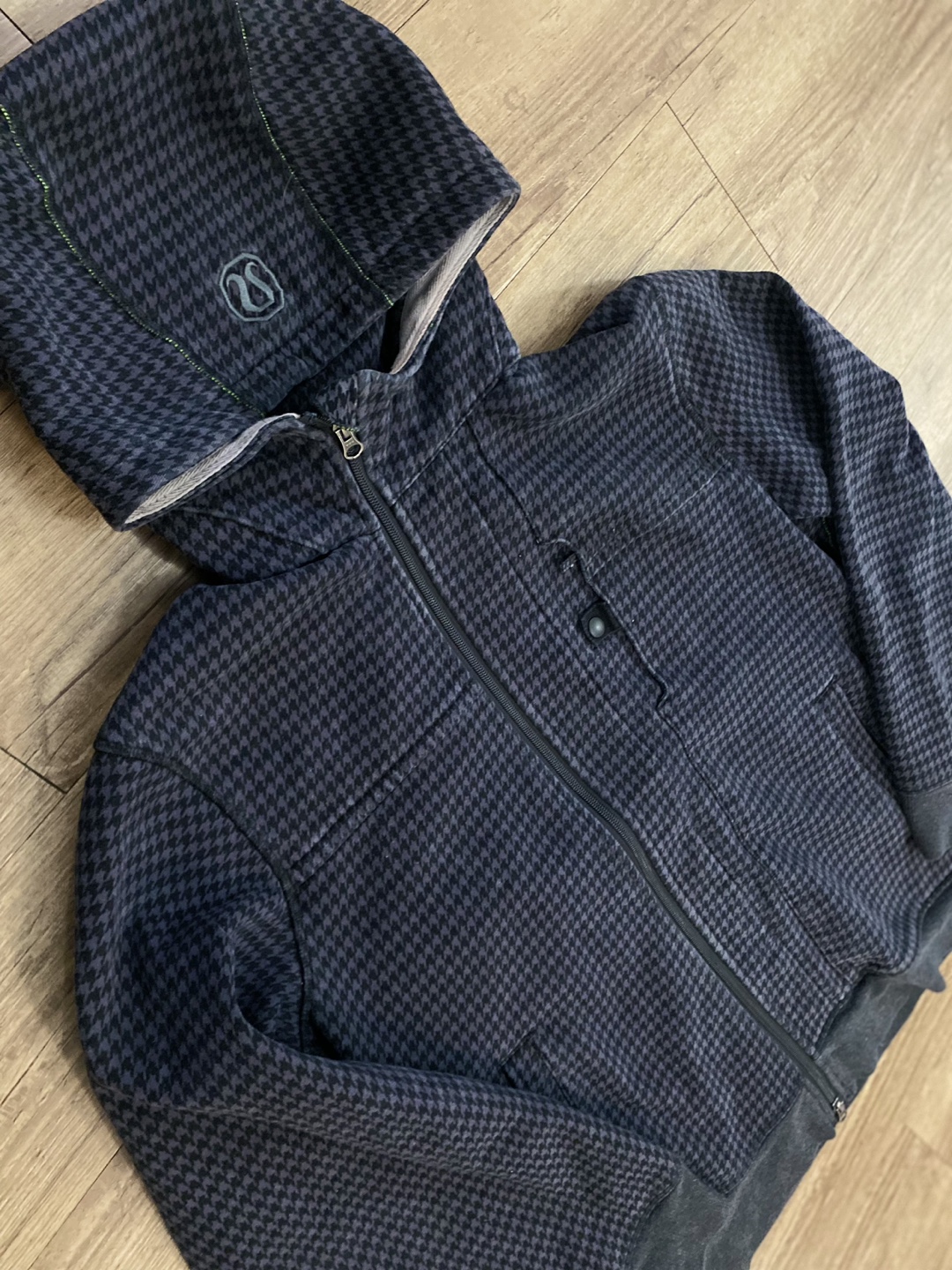 Lululemon Hoodie - Size 10 - photo 3