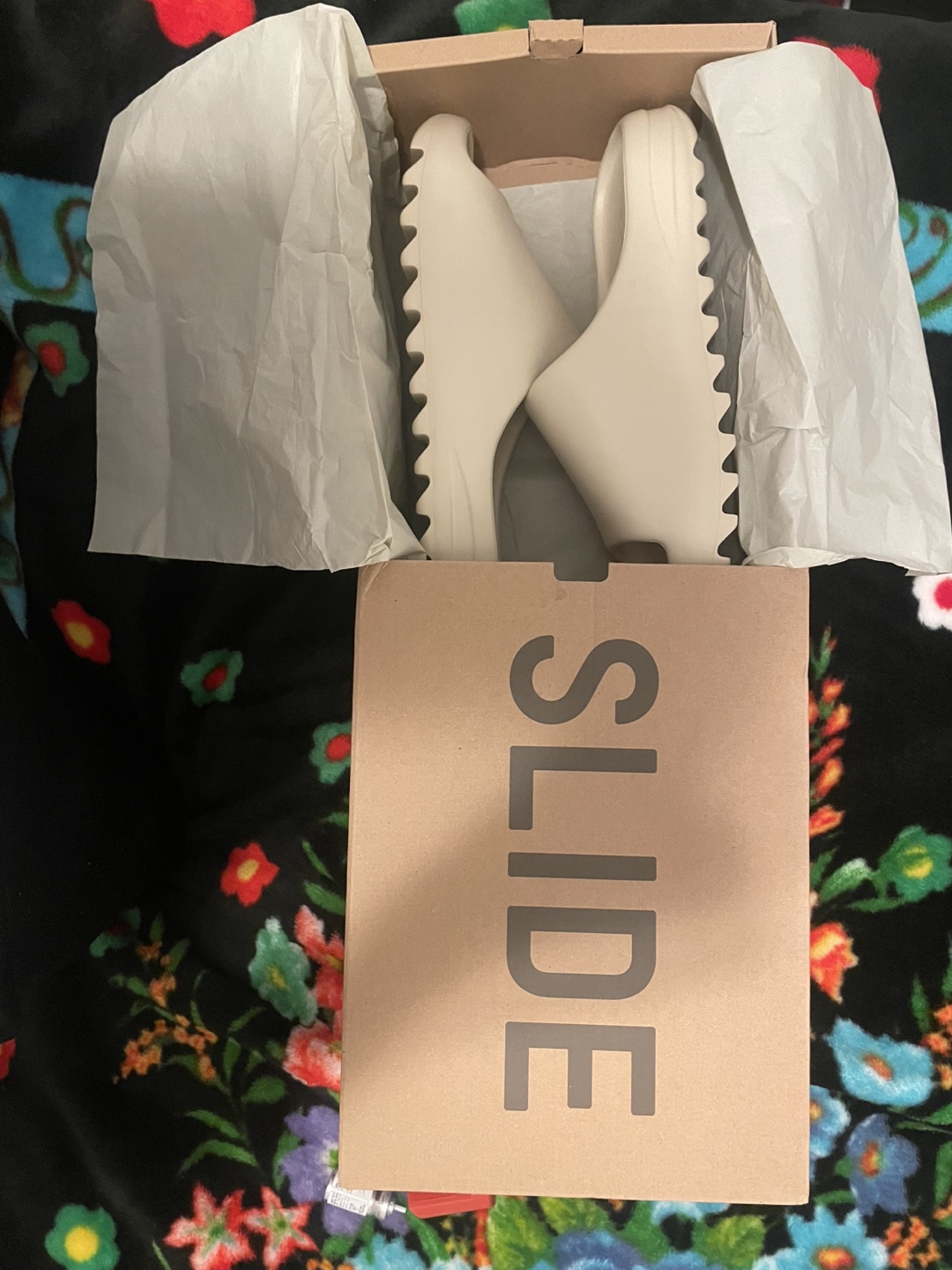 Yeezy Slides Bone