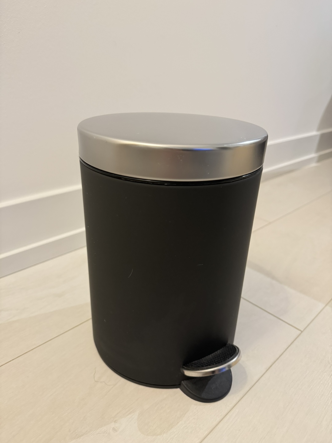 IKEA EKOLN Black Pedal Bin
