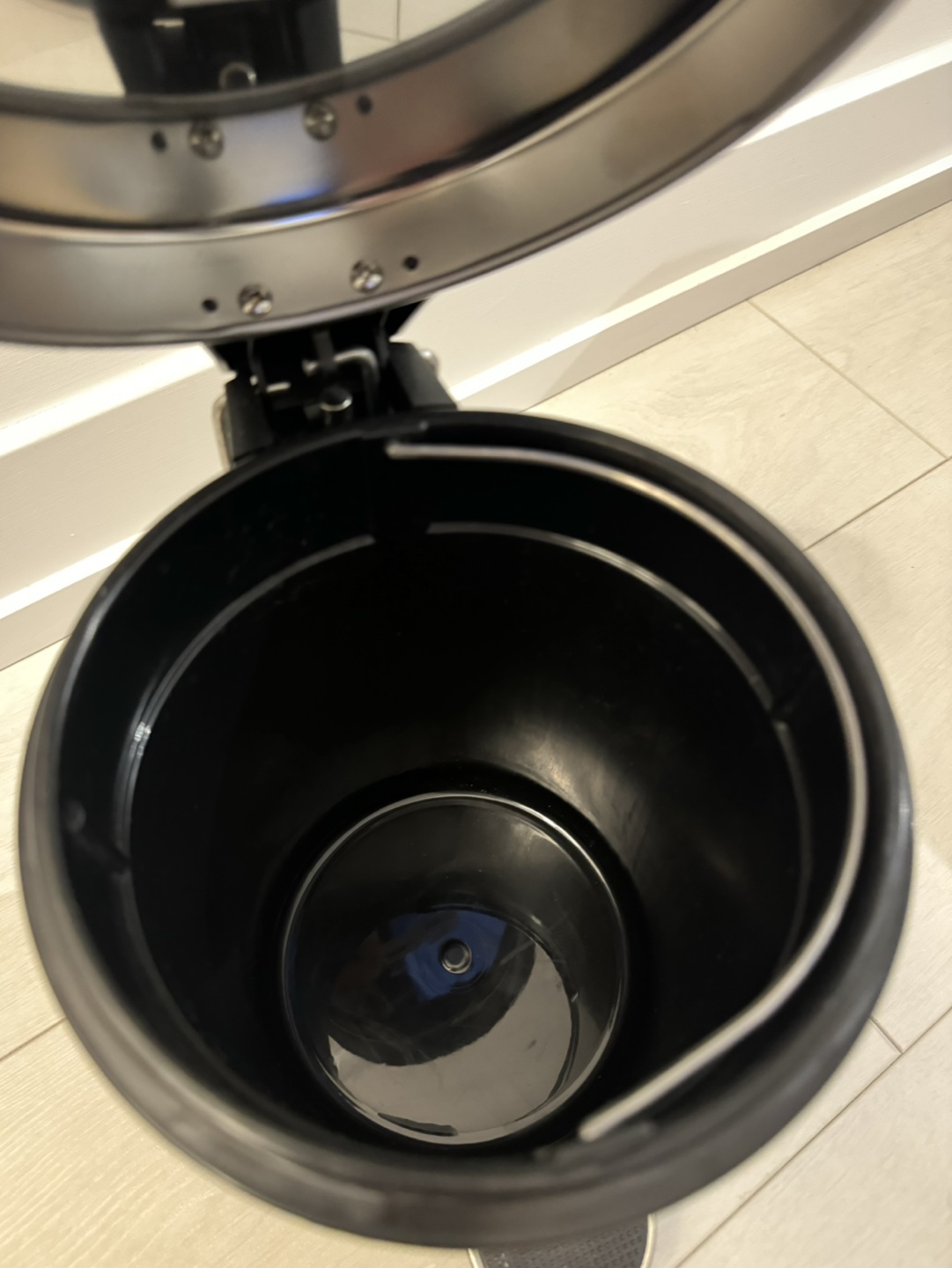 IKEA EKOLN Black Pedal Bin - photo 4