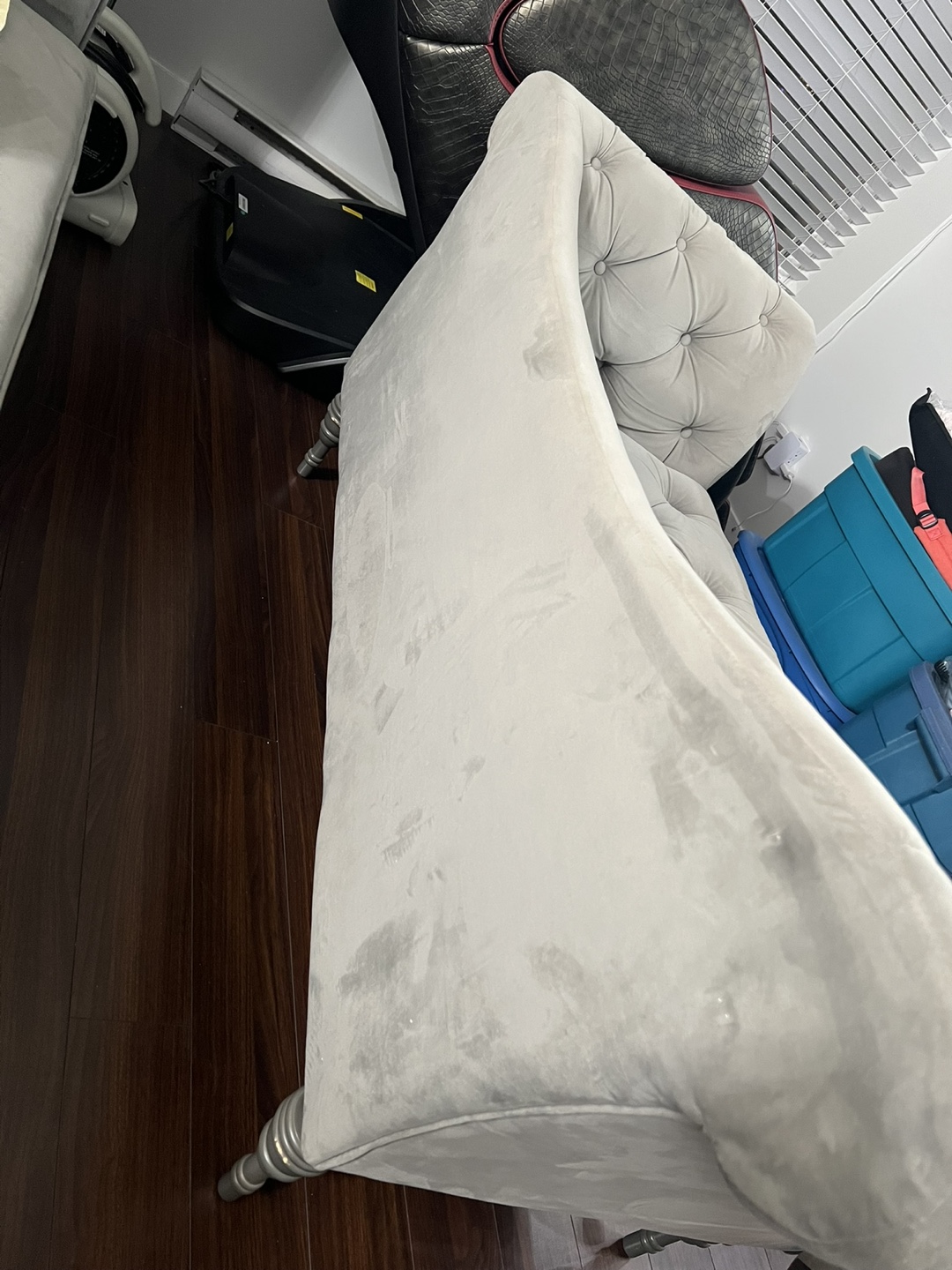 Elegant Grey Velvet Loveseat - photo 2