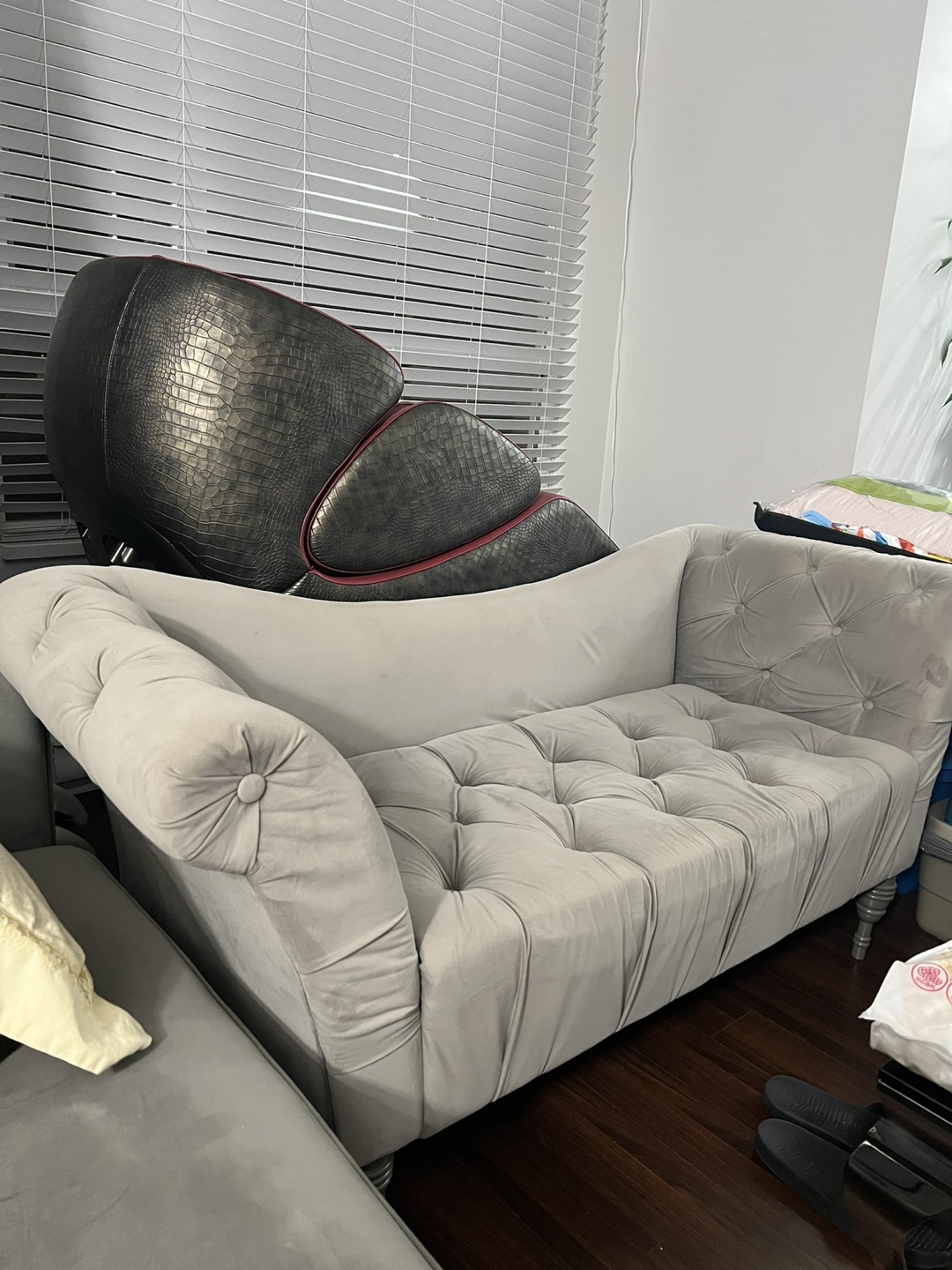 Elegant Grey Velvet Loveseat