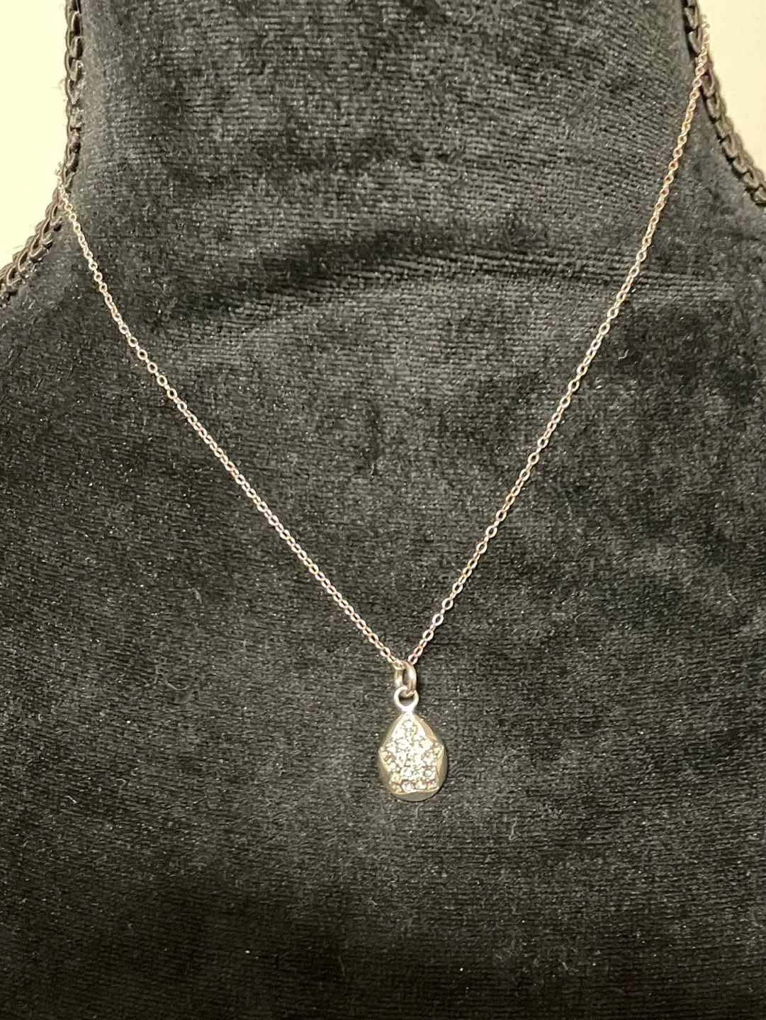 Made in Italy. Tear drop w/ star sparkling Necklace image indicator(4)