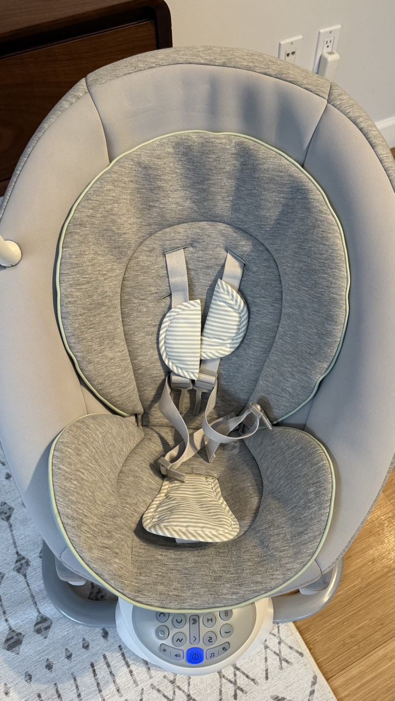 Graco Swing - Like new - No stains/spills - photo 2