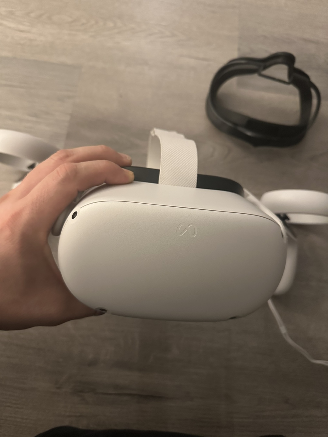 Meta Quest 2 VR Headset with accessories - photo 3
