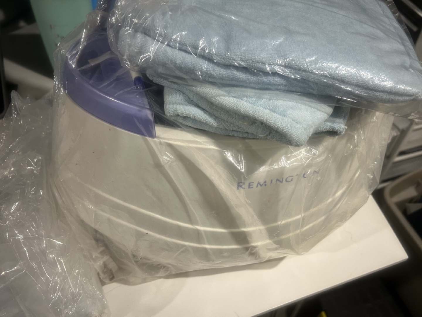 Remington paraffin wax  with Towels