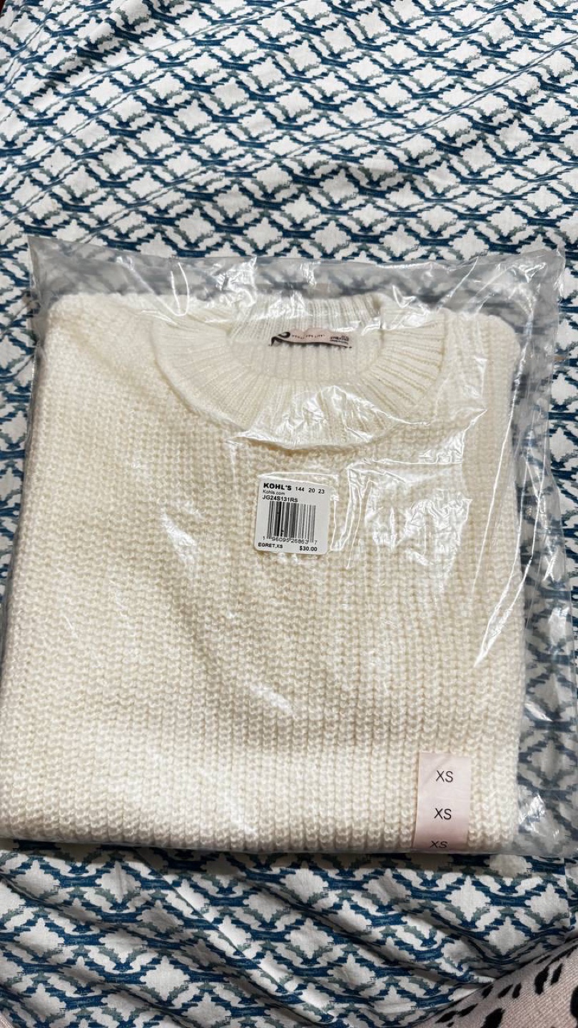 SO Juniors' Cozy Shirttail Hem Sweater - 2 pcs Size XS - photo 5