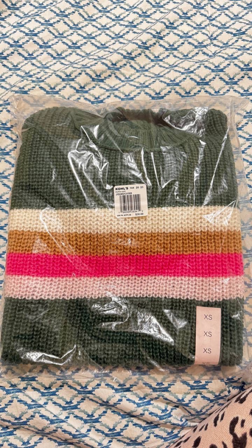 SO Juniors' Cozy Shirttail Hem Sweater - 2 pcs Size XS - photo 4