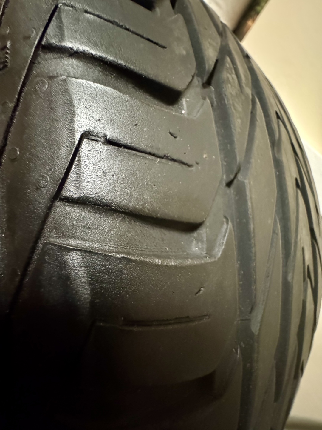 General Exclaim UHP { 225/50 ZR 17 94W } - photo 2