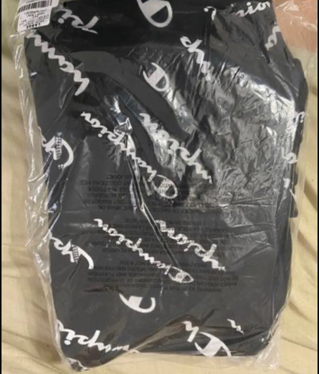 Champion Boys’ Logo Print Black Hoodie (Size M) image indicator(3)