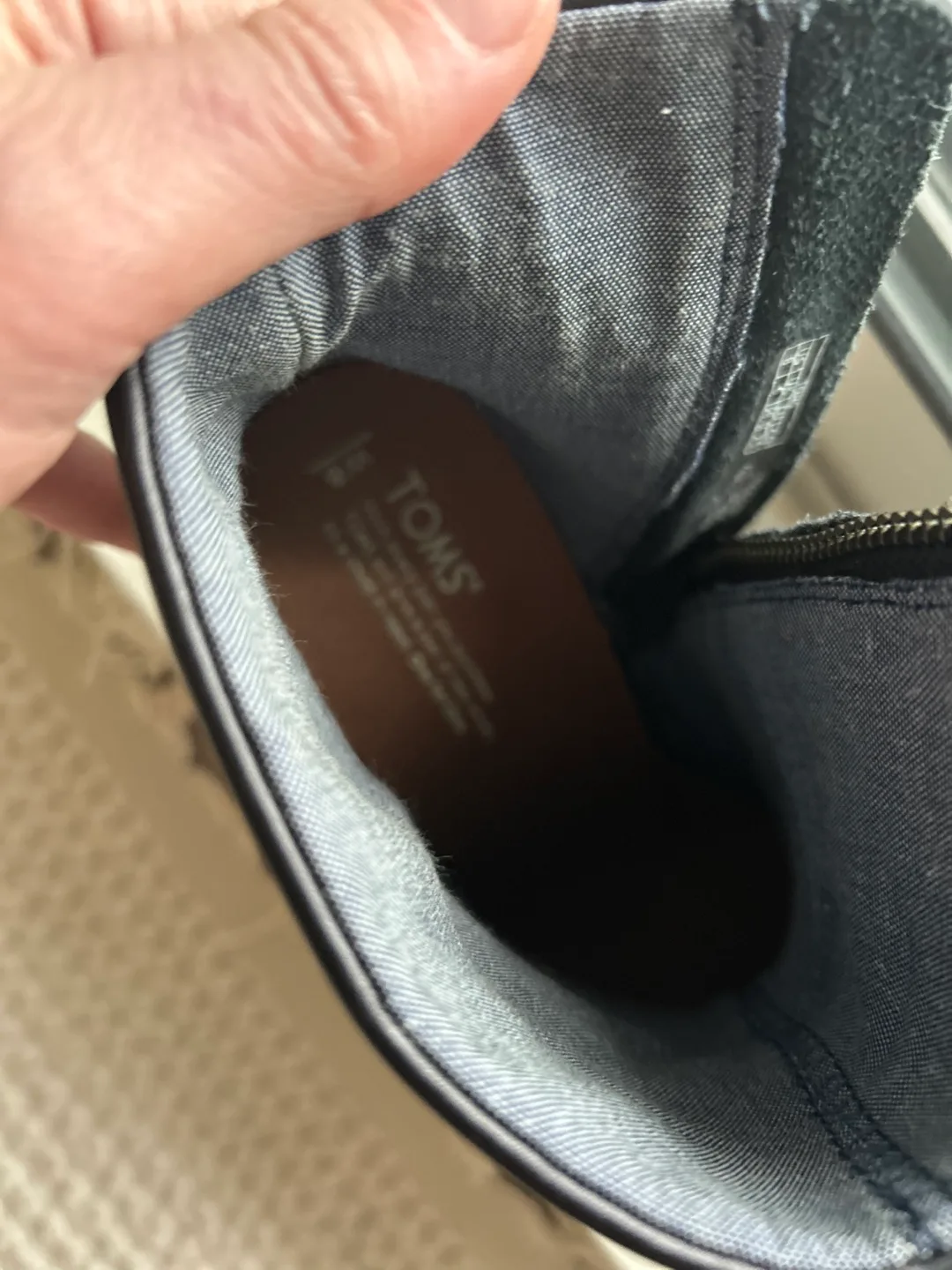 TOMS Black Leather Ankle Boots - Size 8 image indicator(3)